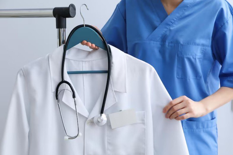 женские медицинские костюмы