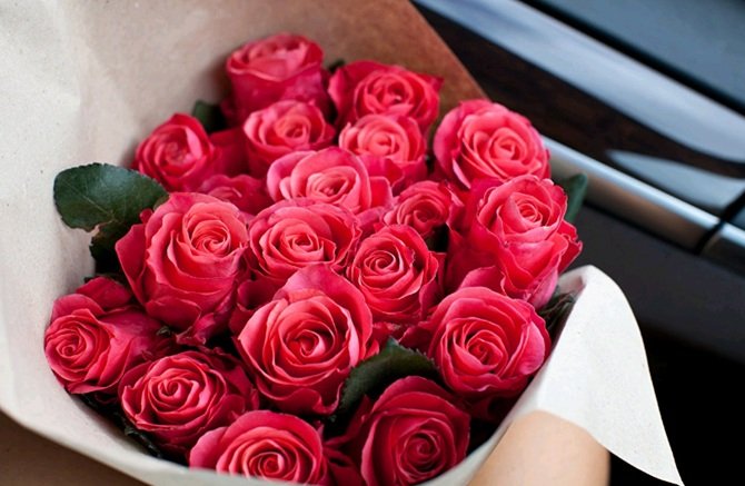 пакування, коробки, декор для квітів до 14 лютого