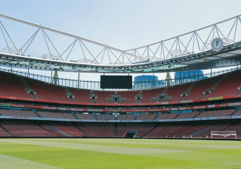 Взлет Брентфорда в сезоне 2025/26: как системный подход и триумф Ярмолюка меняют иерархию