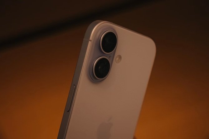 iPhone 17