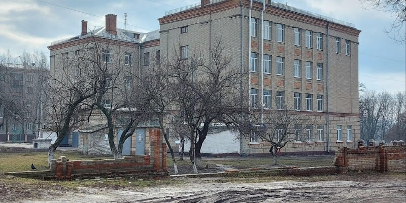 Школа X8Q3+X3: Харківський ліцей №8, Україна