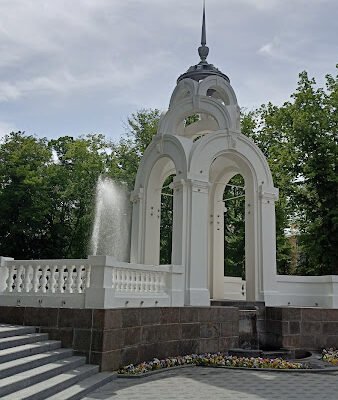Фонтан “Дзеркальний струмінь” у Харкові: історія та краса