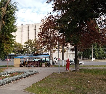 Міський парк Гончаровський сквер у Харкові: огляд місця