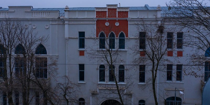 Університет Сковороди, Харків: 263V+X3, Україна