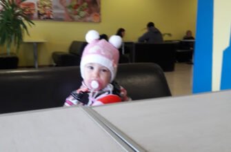 Зупинка транспорту біля 6-ї поліклініки, Харків