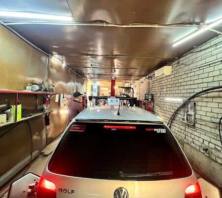 Автомайстерня Автодруг Жихір: W66F+PR Харків, Україна