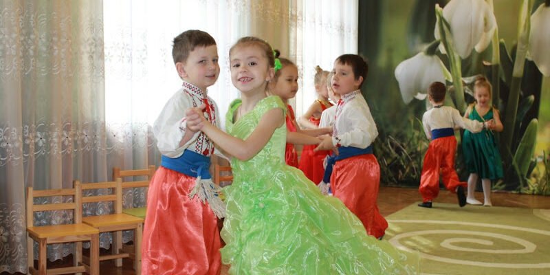 Школа: ДНЗ №296, X7MF+J4, Харків, Україна