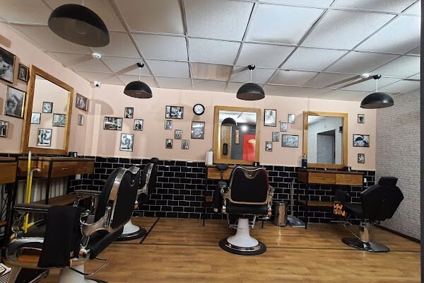 Чоловіча перукарня Seven: стиль та якість у Харкові Чоловіча перукарня Seven: стиль та якість у Харкові