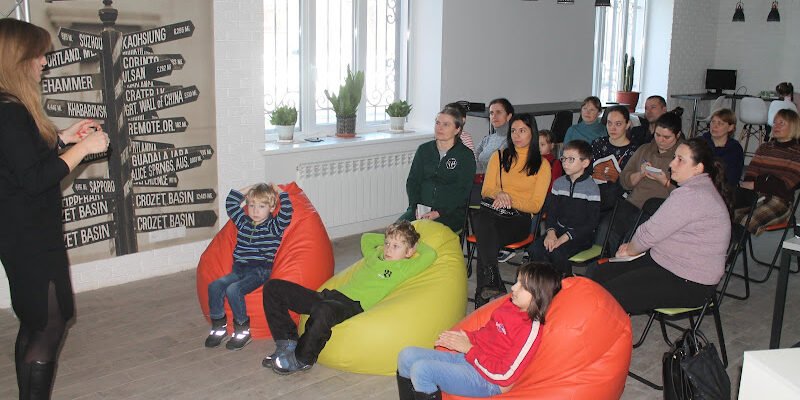 Громадська бібліотека Тургенєва, X77P+PW, Харків