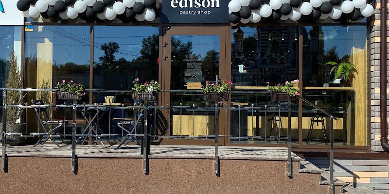 Edison: Магазин випічки та кав’ярня в Харкові