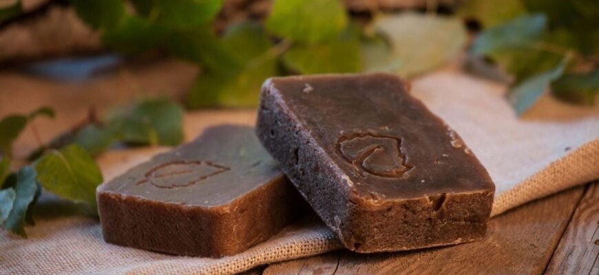 Чи можна підмиватися дігтярним милом: корисні властивості та застереження Чи можна підмиватися дігтярним милом: корисні властивості та застереження