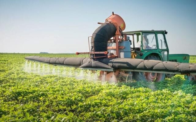 Чи можна вносити гербіциди в населених пунктах: правові аспекти та безпека