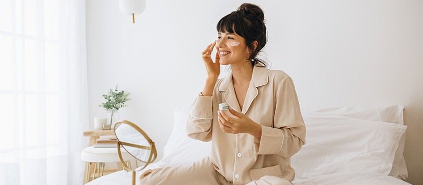 Професійна косметика від Acnemy та MEDIK8 – ефективний догляд для кожної жінки