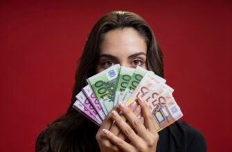 Гроші «під подушкою» чи у валюті: як українці насправді приймають фінансові рішення