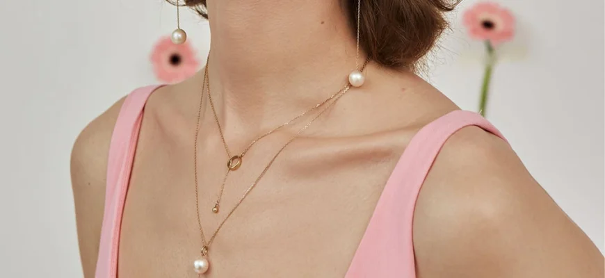 Женское колье: изысканный подарок для особого случая