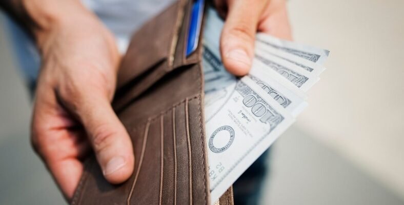 Где выгодно обменять валюту в Каменском: как выбрать надежный пункт и не потерять на курсе