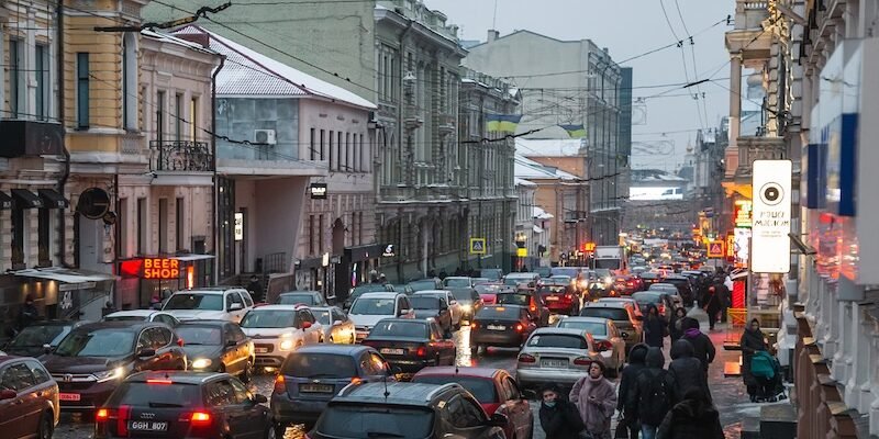 Компресор кондиціонера: як уникнути поломки в умовах харківського трафіку